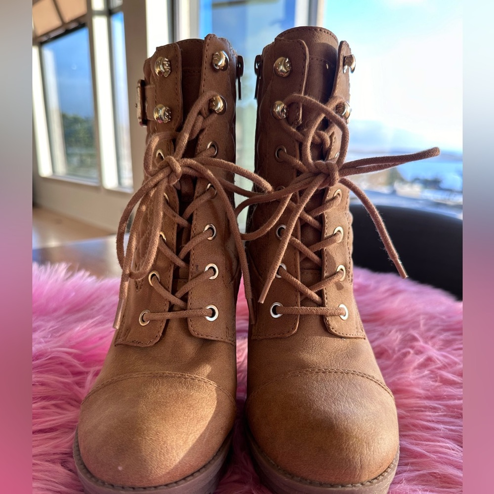 Guess camel color ankle combat boots. 🥾